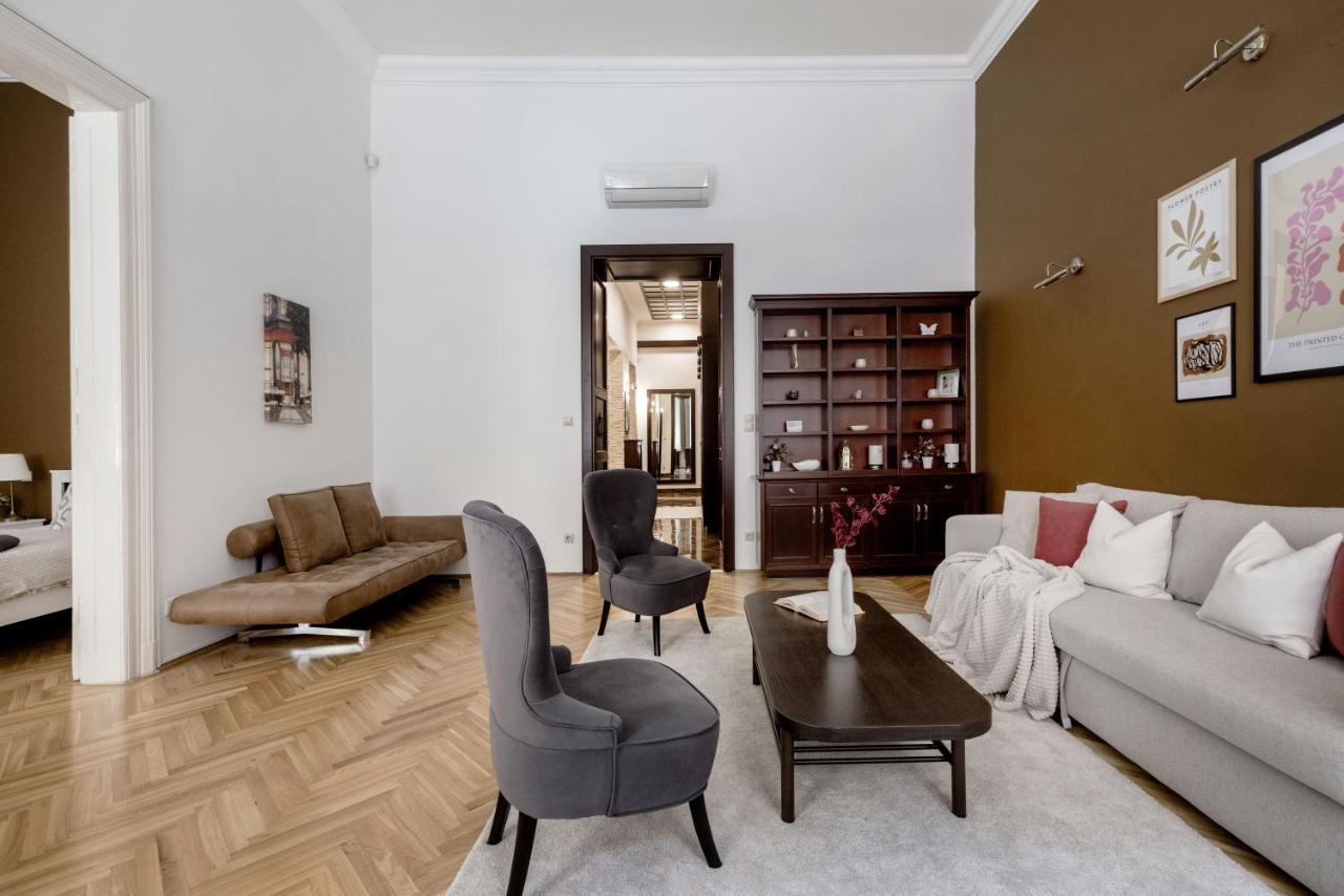 Luxe, Historic Home Near Downtown Landmarks 19Th Century Budapeşte Dış mekan fotoğraf