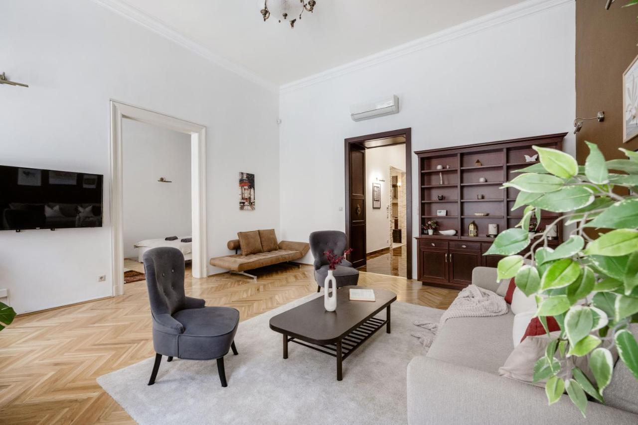 Luxe, Historic Home Near Downtown Landmarks 19Th Century Budapeşte Dış mekan fotoğraf