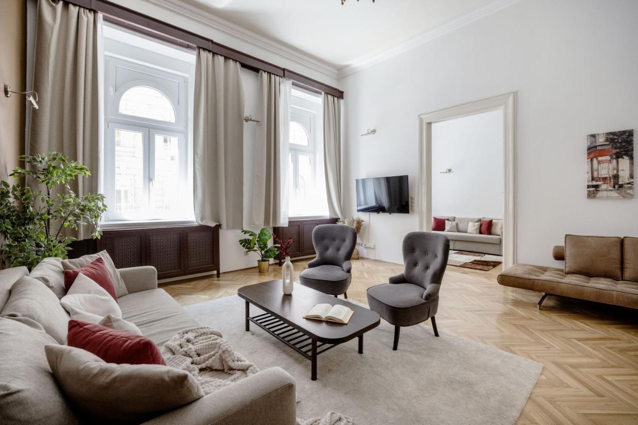 Luxe, Historic Home Near Downtown Landmarks 19Th Century Budapeşte Dış mekan fotoğraf