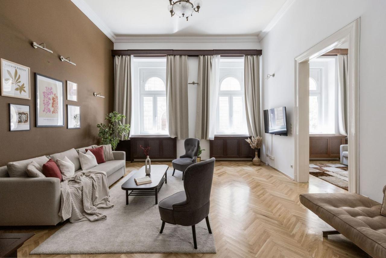 Luxe, Historic Home Near Downtown Landmarks 19Th Century Budapeşte Dış mekan fotoğraf